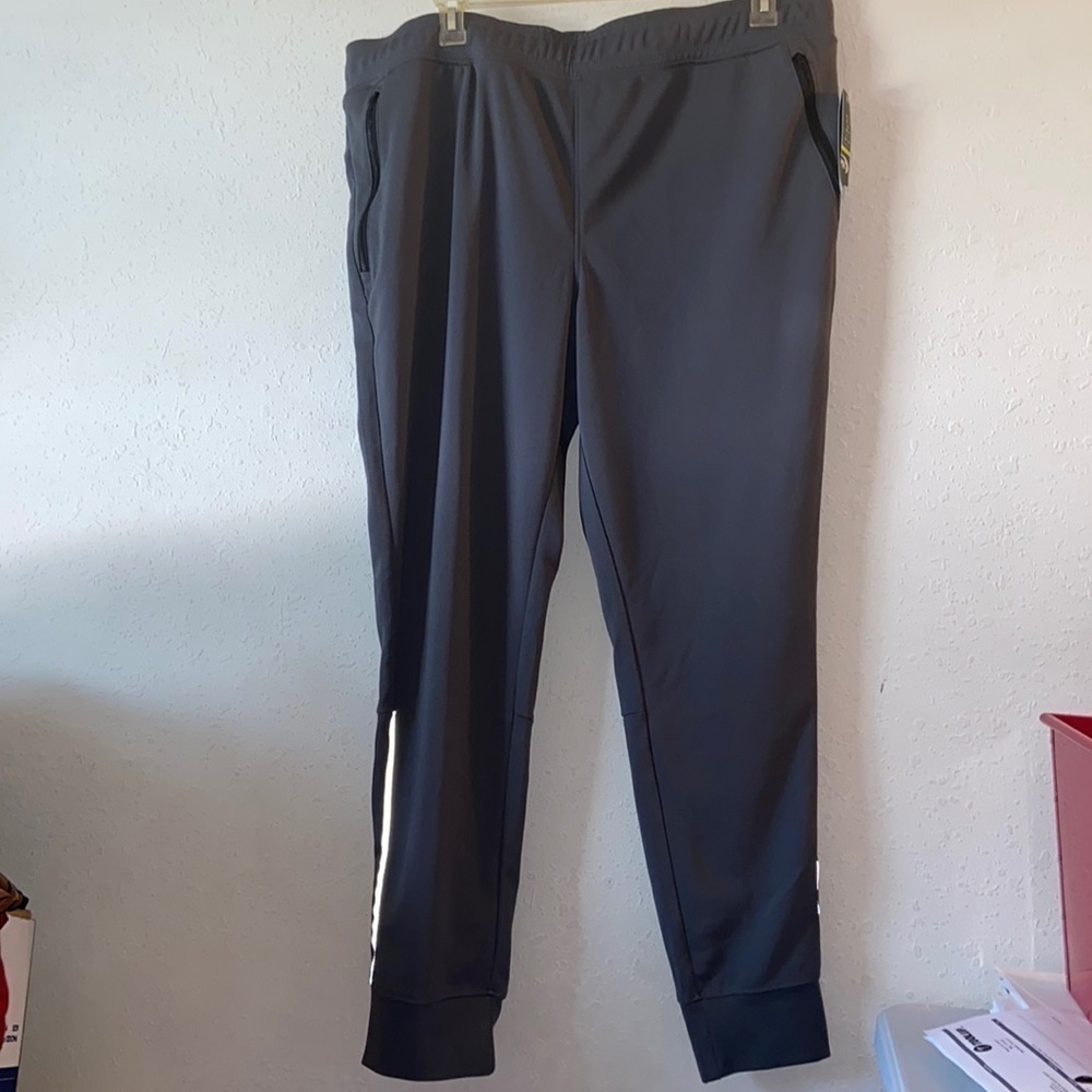 NWT men’s size, XXL, MTA, sport, joggers, gray T22
